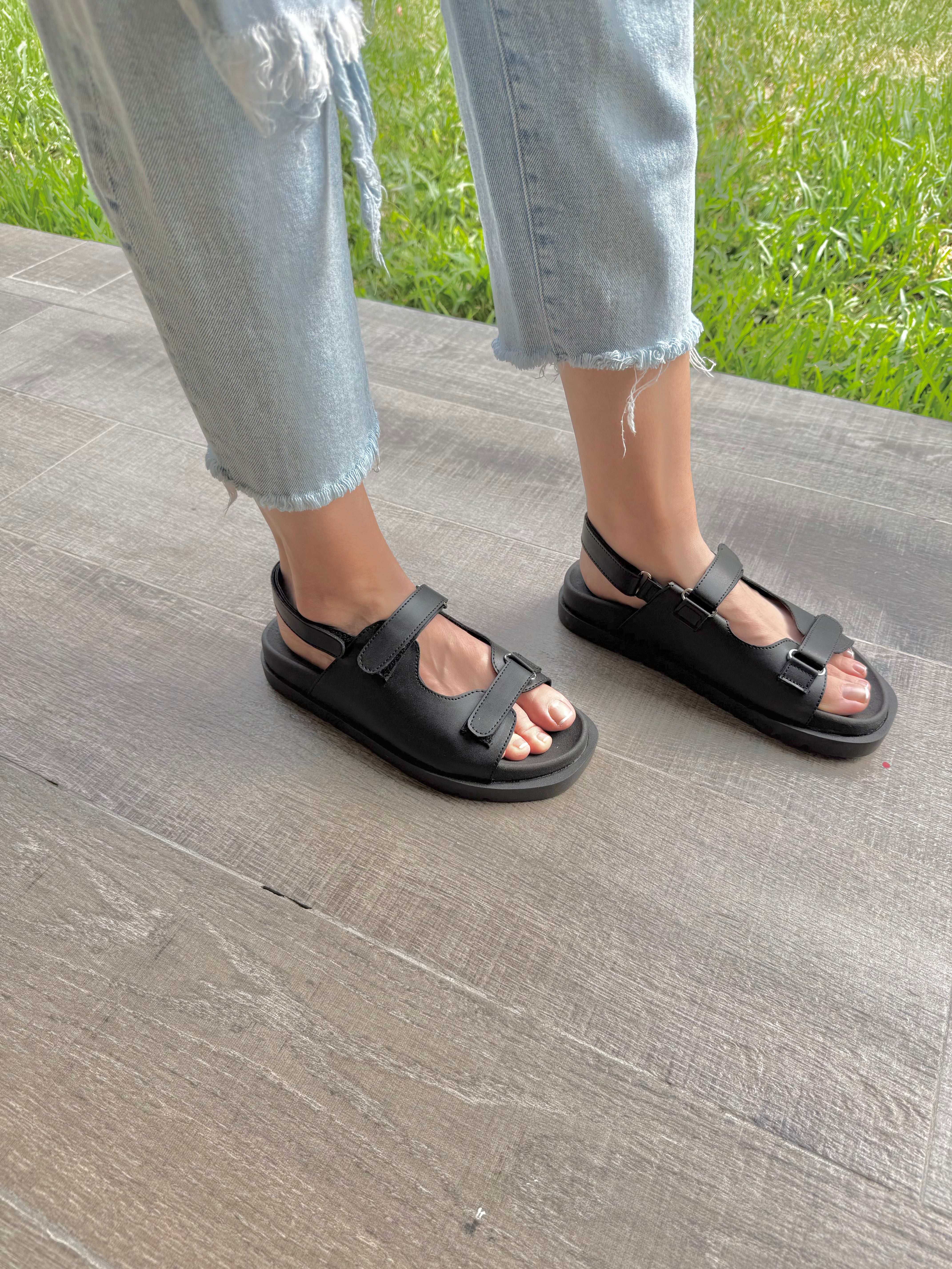 Sandalia negro de piso